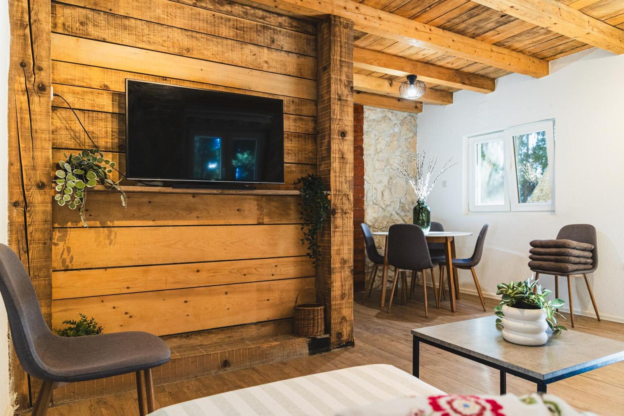 Country House Uros In Nature With Pool Lovorno Extérieur photo